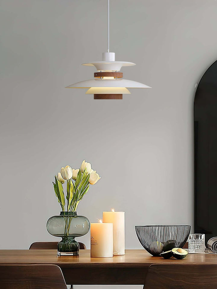 Moderne Metall-Pendelleuchte