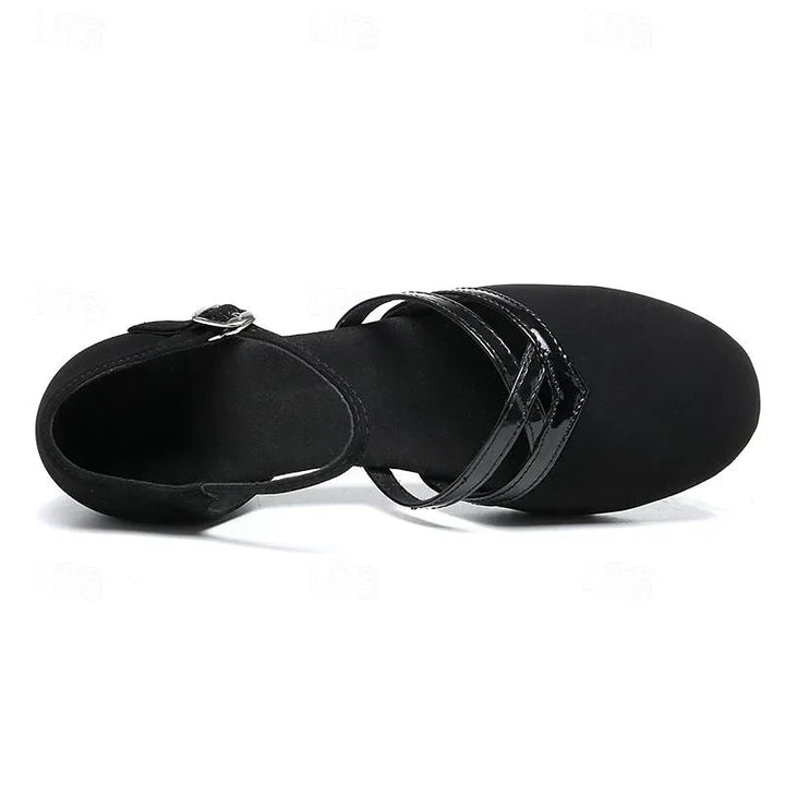 Damen-Tanzschuhe, modern und elegant, aus hochwertigen Materialien, bieten stilvollen Komfort und Bewegungsfreiheit beim Tanz
