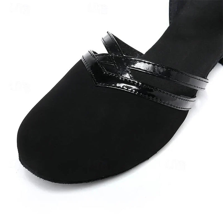 Damen-Tanzschuhe, modern und elegant, aus hochwertigen Materialien, bieten stilvollen Komfort und Bewegungsfreiheit beim Tanz