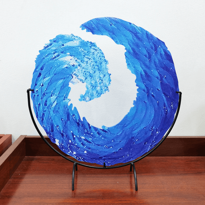 Sculpture en verre représentant une vague océanique décorative