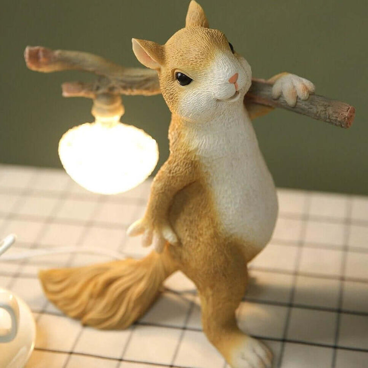 Dekorative Eichhörnchen Tischlampe mit LED