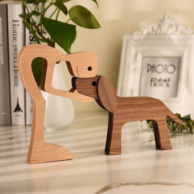Handgeschnitzte Hundefigur Holzskulptur