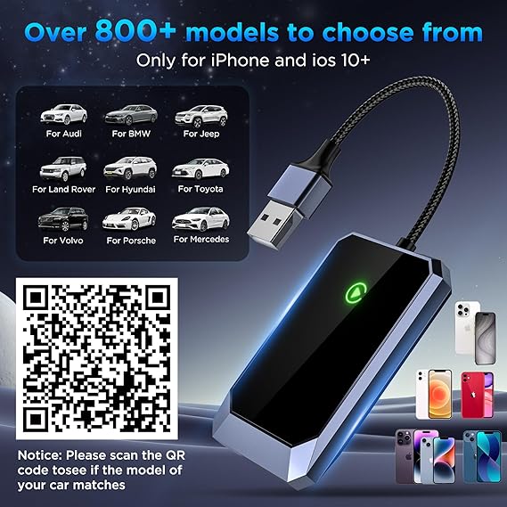 "Drahtloser CarPlay-Adapter im Auto-Steckplatz mit elegantem, schwarzglänzendem Design, für kabellose Konnektivität."