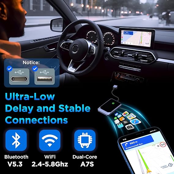 "Drahtloser CarPlay-Adapter im Auto-Steckplatz mit elegantem, schwarzglänzendem Design, für kabellose Konnektivität."