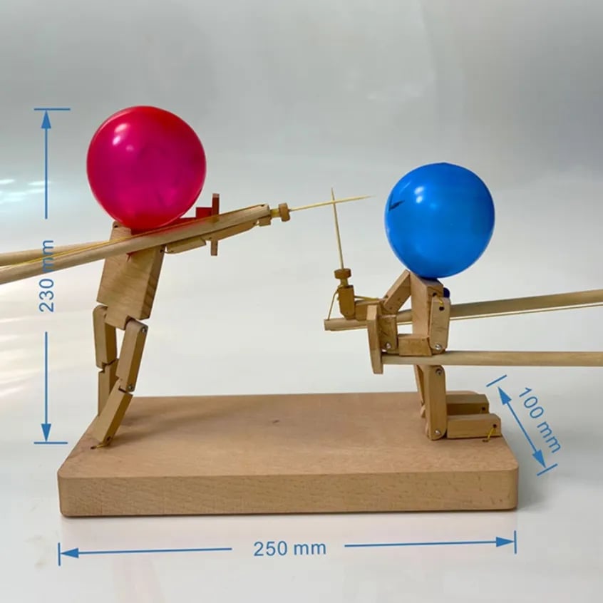 "DuelPop Spielset mit bunten Luftballons und stabilen Schwertern für spaßige Actionspiele zu zweit im Freien oder Zuhause."