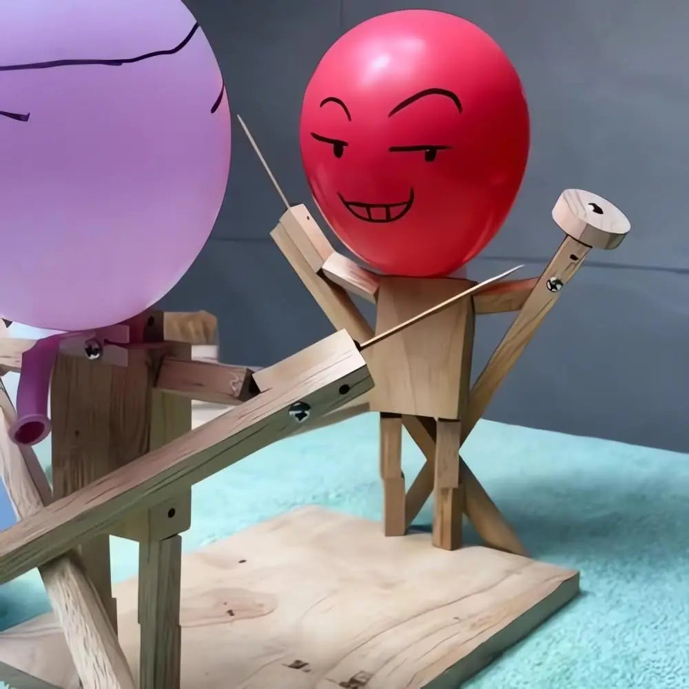 "DuelPop Spielset mit bunten Luftballons und stabilen Schwertern für spaßige Actionspiele zu zweit im Freien oder Zuhause."