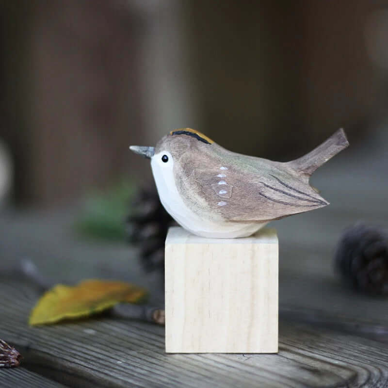 Handgeschnitzte Holzvogel-Dekoration - Naturgetreue Vogelfiguren
