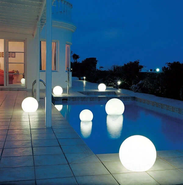 LED Gartenkugellampe, Solar, 20cm, Farbwechsel