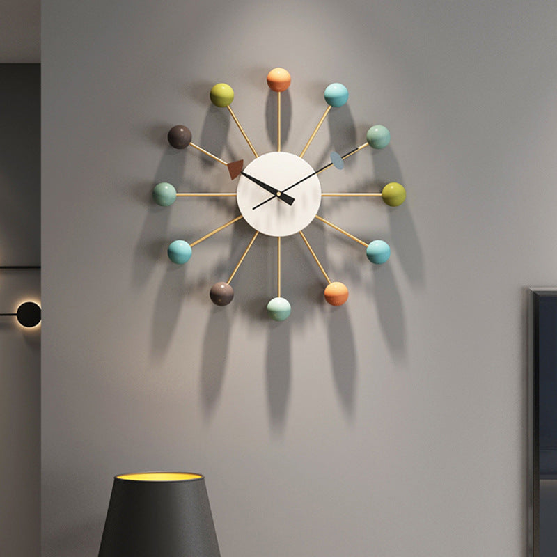 Elegante 21-Zoll-Stille-Wanduhr, modernes Design, geräuschloses Sweep-Uhrwerk, großer Eisenrahmen, minimalistischer Stil.