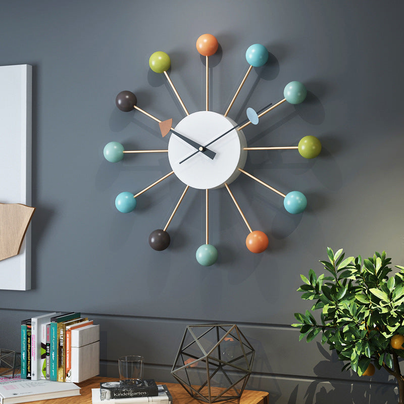 Elegante 21-Zoll-Stille-Wanduhr, modernes Design, geräuschloses Sweep-Uhrwerk, großer Eisenrahmen, minimalistischer Stil.