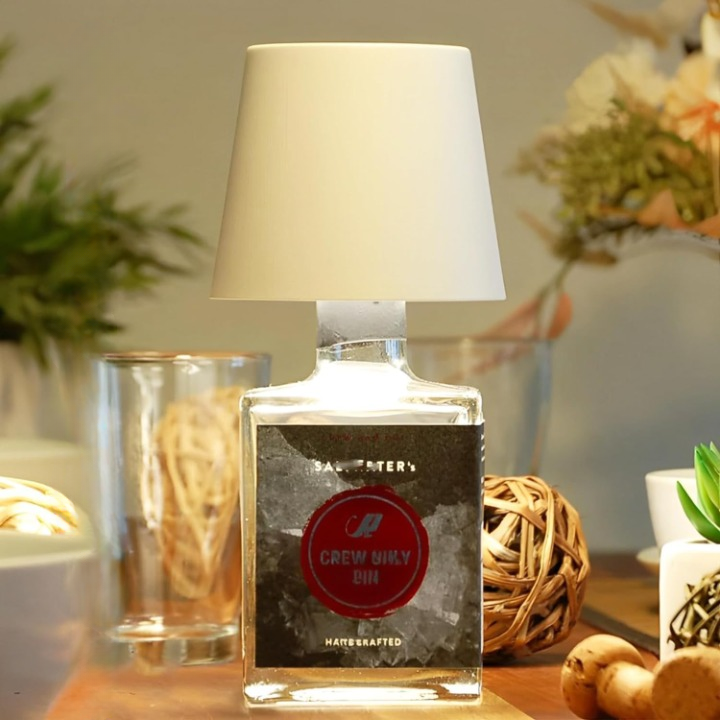 "Elegante, dimmbare LED Flaschenlampe aus Glas, tragbar mit Touch-Steuerung, in Gold-Design für vielseitigen Einsatz."