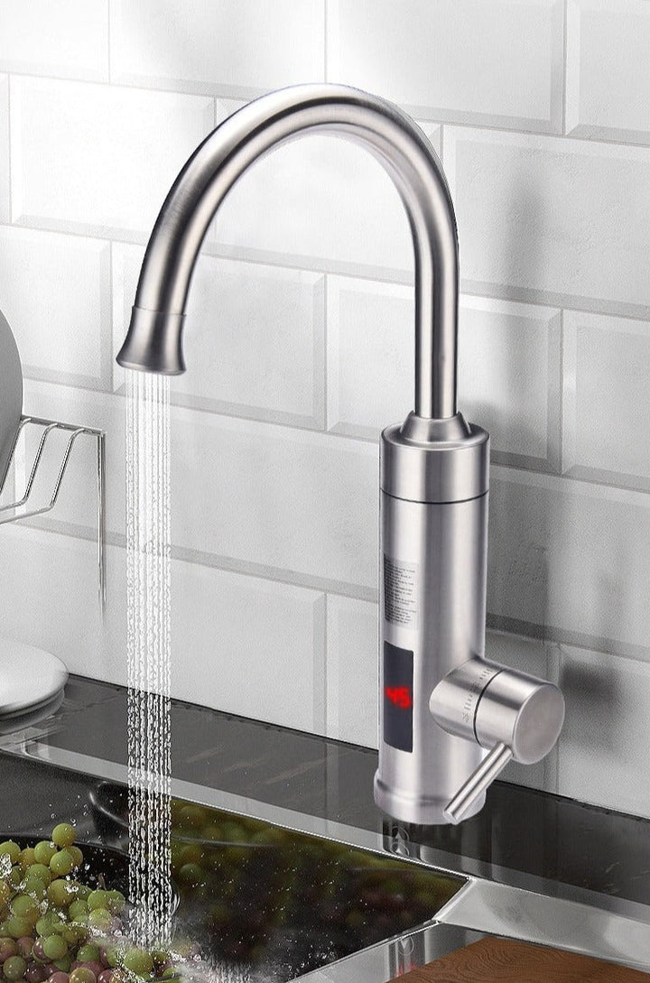 "Elegante elektrische Küchenarmatur mit Touch- und Bewegungssensor, stilvolles Design auf Edelstahl gefertigt."