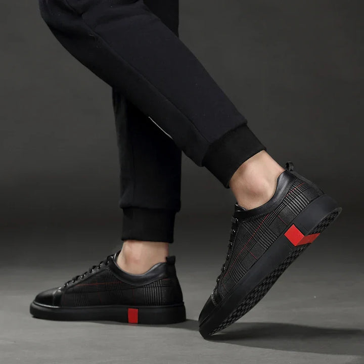 Elegante Herren Ledersneakers, handgefertigt in Italien, aus weichem Kalbsleder mit rutschfester Gummisohle und zeitlosem Des