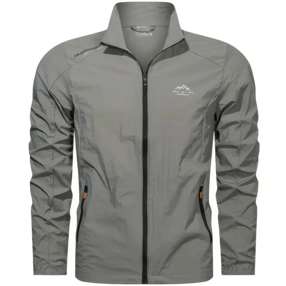 "Elegante Herren-Windjacke mit Reißverschluss, leichtes Material, ergonomischer Schnitt, ideal für Camping & Hiking."