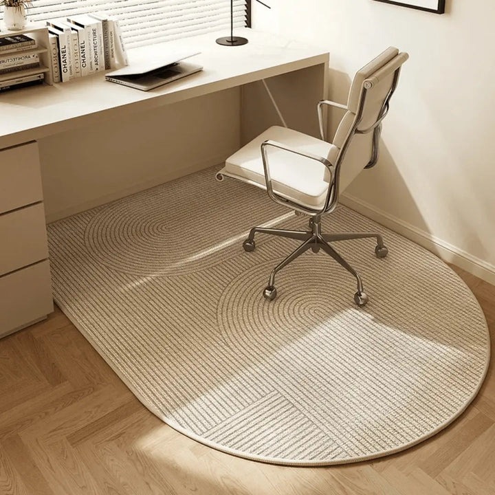 "Elegante, rechteckige Bürostuhlmatte aus Kurzschlingen-Velours, schützt Böden im modernen Büro vor Kratzern und Dellen."