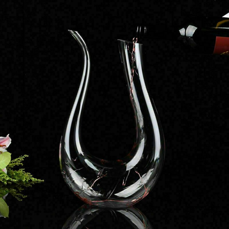 Eleganter 1500ml U-förmiger Weindekanter aus Kristall für exklusives Weinservieren, perfekter Tischakzent.