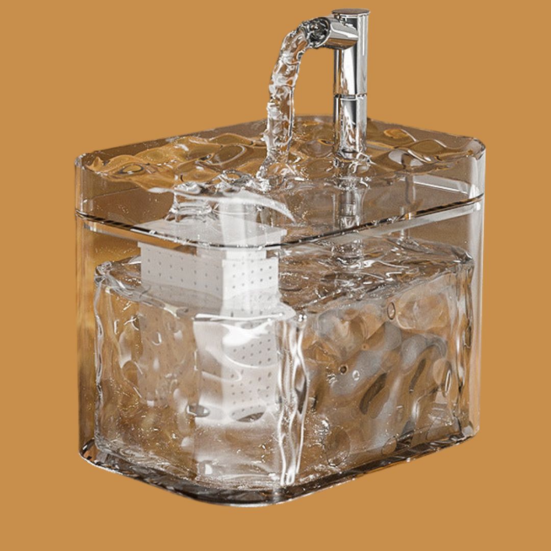 "Eleganter Edelstahl Tiertrinkbrunnen mit leisem Motor und effektivem Filter, ideal für frisches Wasser für Haustiere."