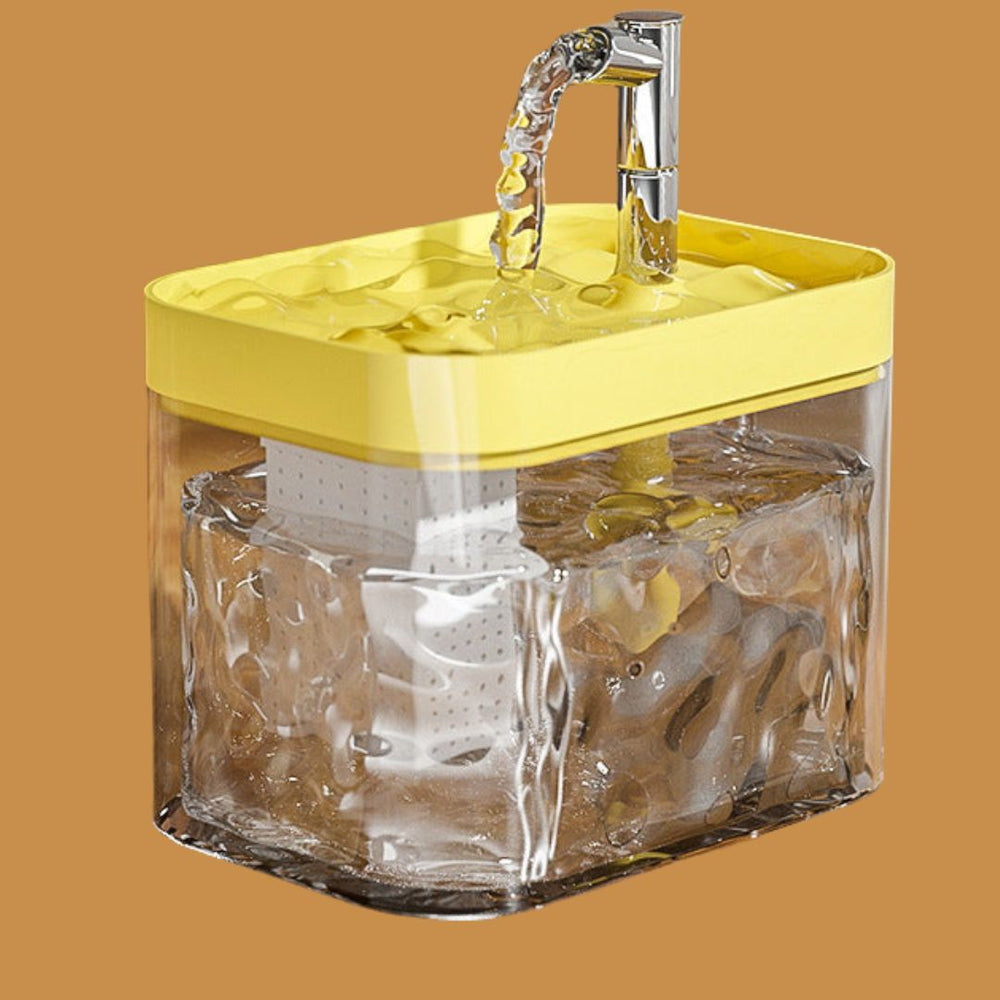 "Eleganter Edelstahl Tiertrinkbrunnen mit leisem Motor und effektivem Filter, ideal für frisches Wasser für Haustiere."