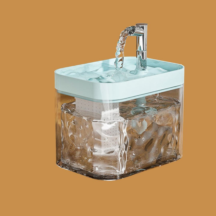 "Eleganter Edelstahl Tiertrinkbrunnen mit leisem Motor und effektivem Filter, ideal für frisches Wasser für Haustiere."