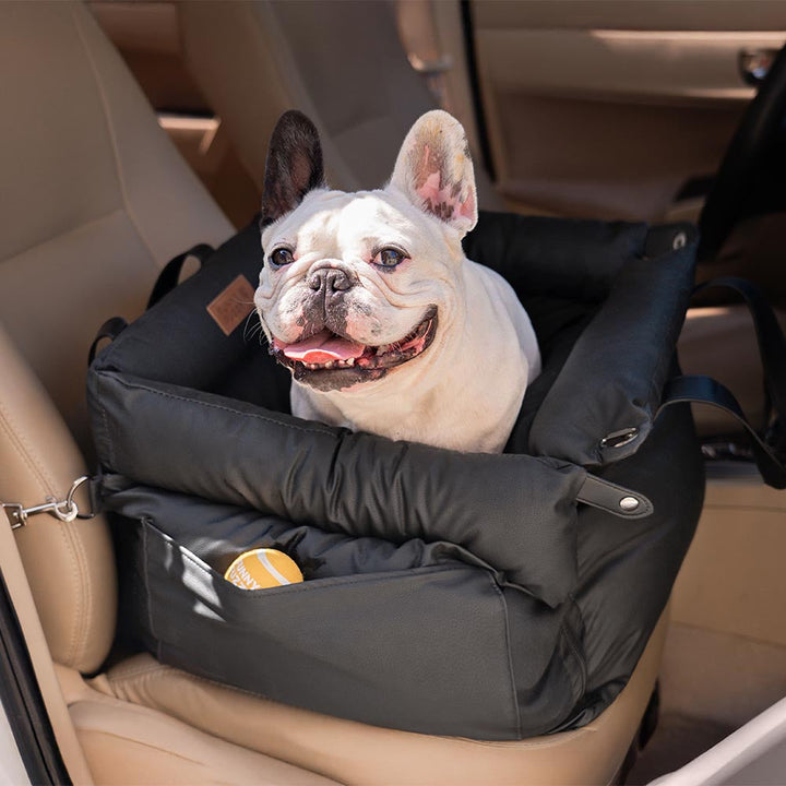 Eleganter Kunstleder-Hundeautositz in Schwarz, komfortabel mit Sicherheitsleinen und Polsterung, stilvoll für Reisen.