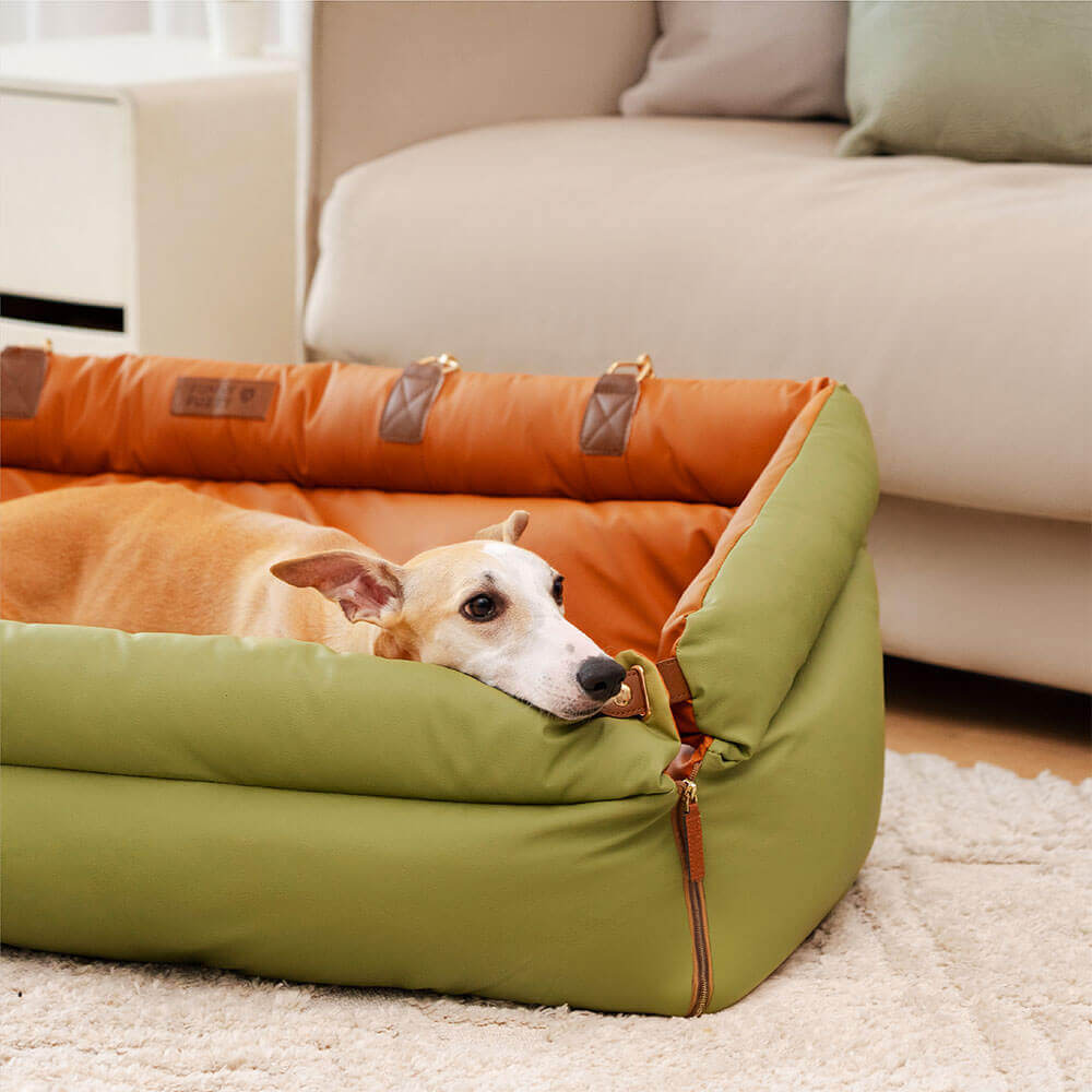 Eleganter Kunstleder-Hundeautositz in Schwarz, komfortabel mit Sicherheitsleinen und Polsterung, stilvoll für Reisen.