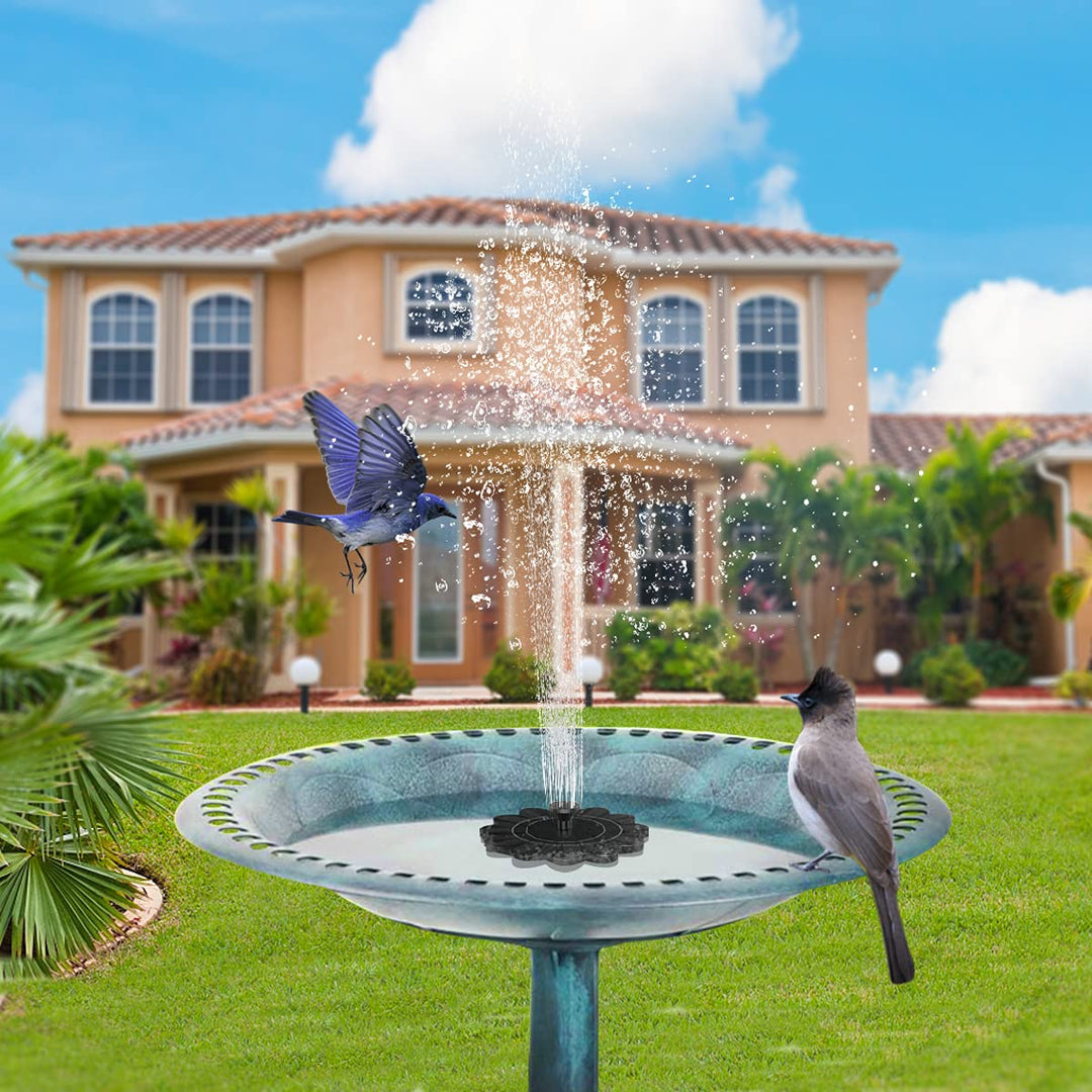 "Eleganter solarbetriebener Gartenbrunnen mit Blumen-Design, umweltfreundliche sprudelnde Wasserfontäne für Außenbereiche."
