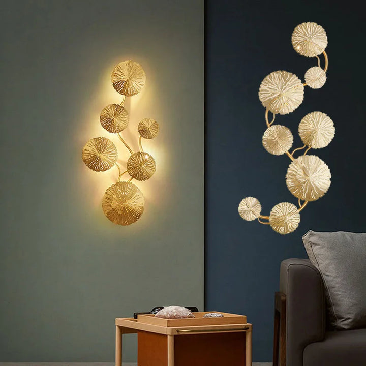 Eleganter Vintage-Wandleuchter in Kupfer-Goldtönen, mit Lotusblatt-Design, gefertigt aus Hardware und Edelstahl.