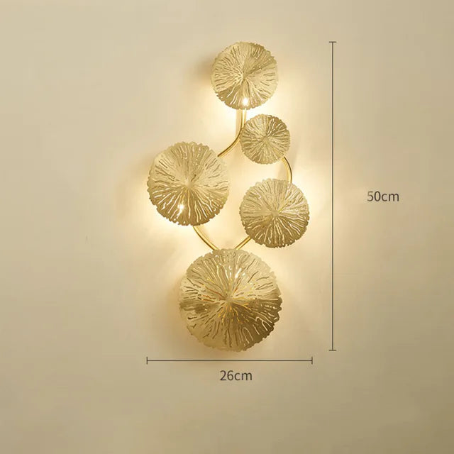 Eleganter Vintage-Wandleuchter in Kupfer-Goldtönen, mit Lotusblatt-Design, gefertigt aus Hardware und Edelstahl.
