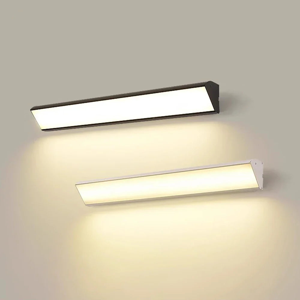 Energieeffiziente LED-Wandleuchte für Außen; modernes Design, wasserdicht, ideal für Terrassen und Eingang.