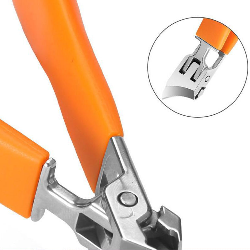 "Ergonomische Nagelschere mit scharfer Klinge, schwarze und orange Farben, für präzises, hygienisches Nagelschneiden."