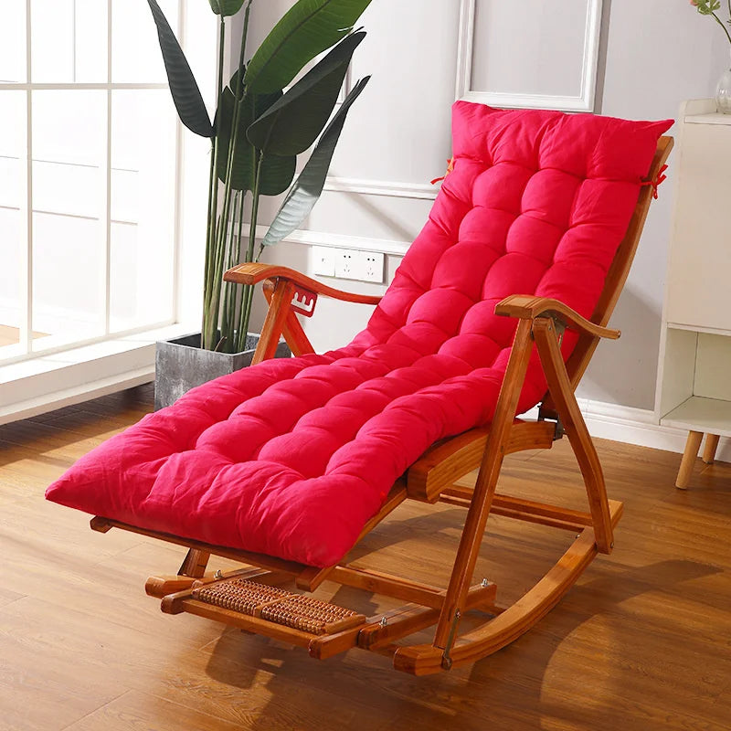 "Ergonomisches RelaxRite Schaukelstuhl-Kissen in Rot für Komfort und Stil in jeder Umgebung, passend für Innen und Außen."