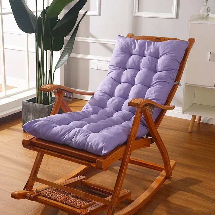 "Ergonomisches RelaxRite Schaukelstuhl-Kissen in Rot für Komfort und Stil in jeder Umgebung, passend für Innen und Außen."