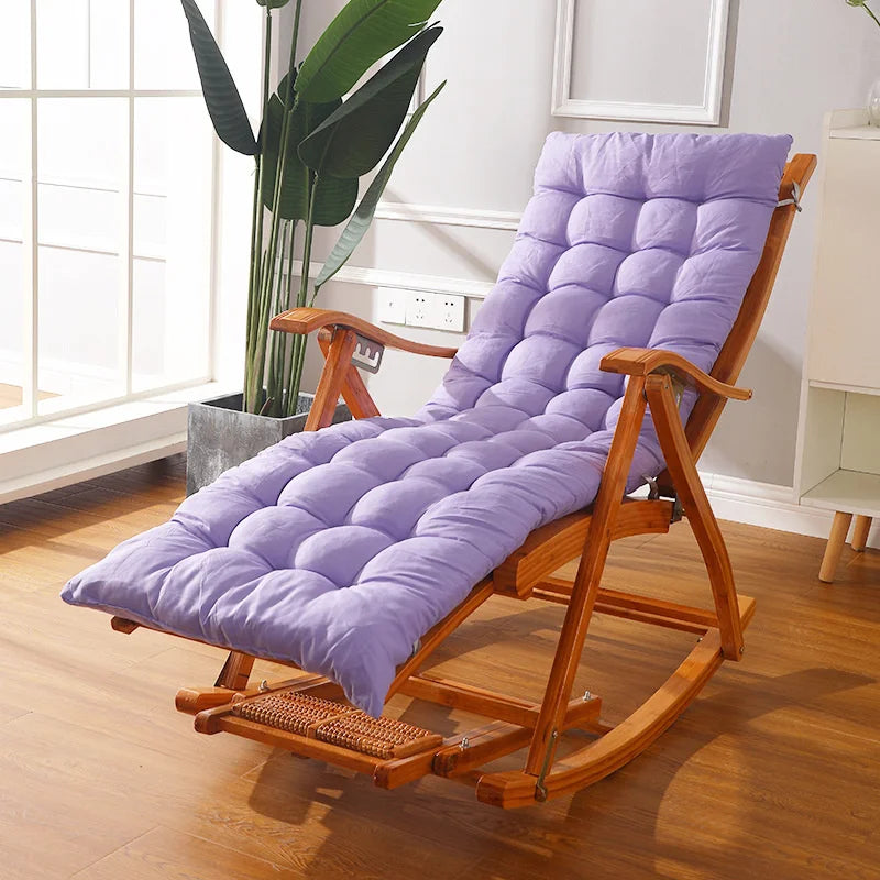 "Ergonomisches RelaxRite Schaukelstuhl-Kissen in Rot für Komfort und Stil in jeder Umgebung, passend für Innen und Außen."