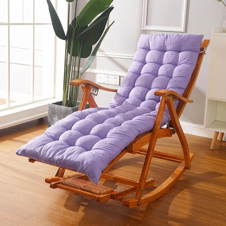 "Ergonomisches RelaxRite Schaukelstuhl-Kissen in Rot für Komfort und Stil in jeder Umgebung, passend für Innen und Außen."