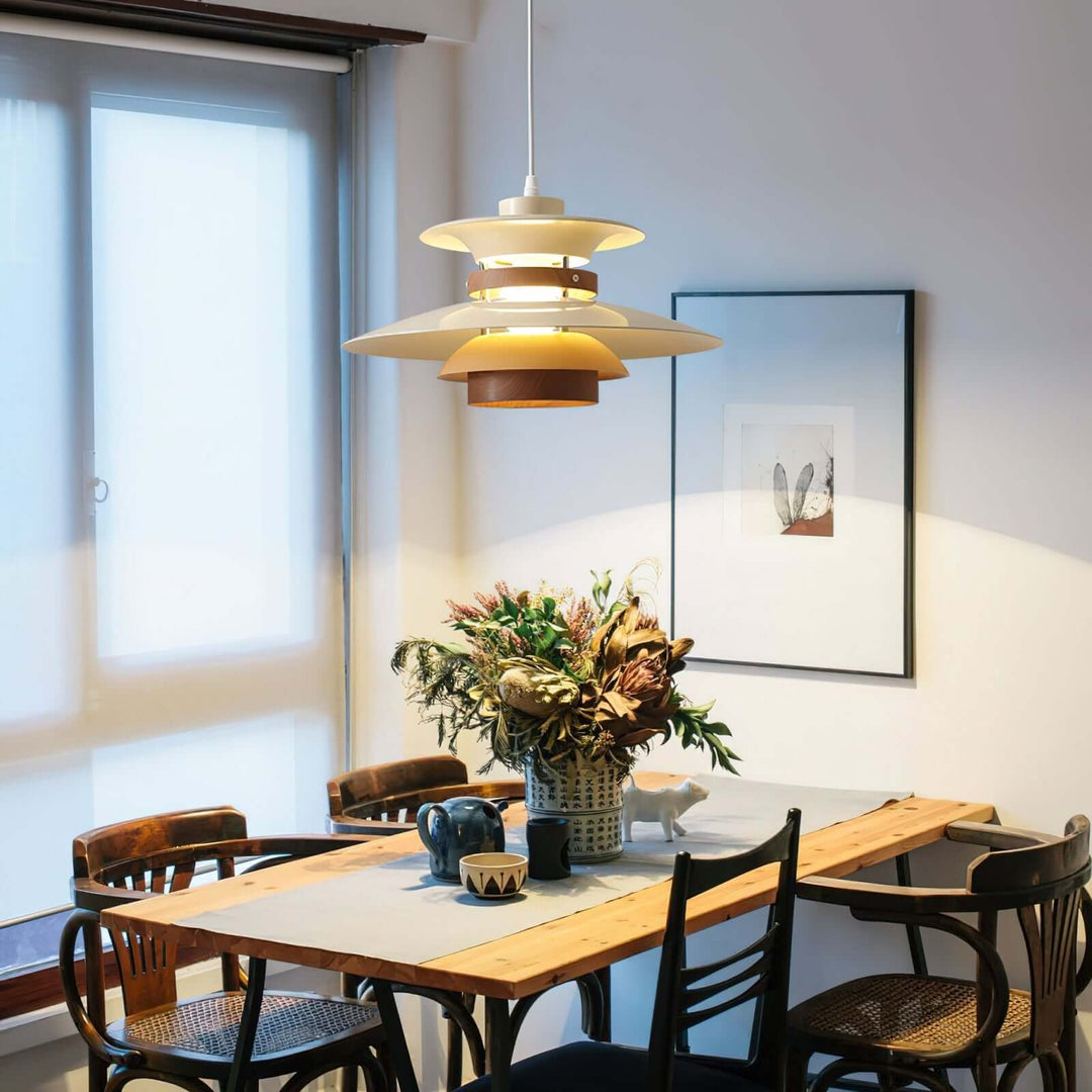 Moderne Metall-Pendelleuchte