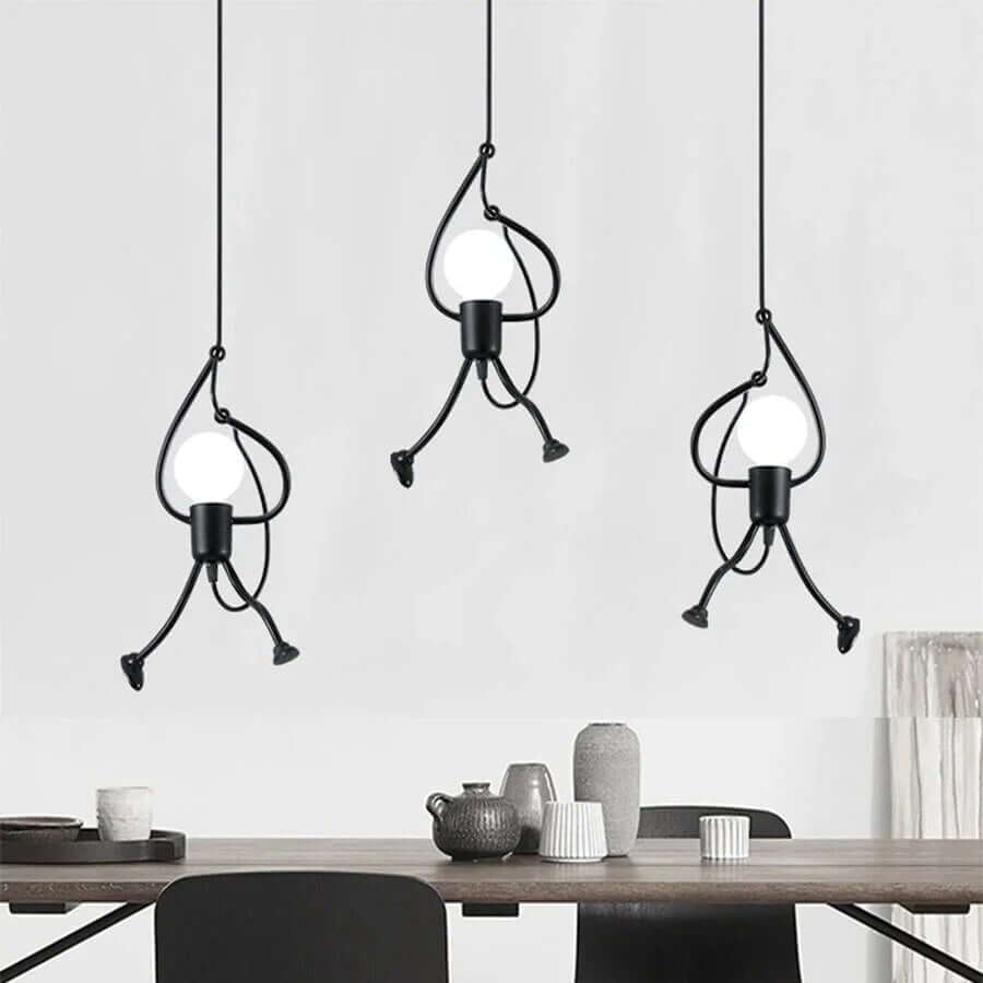 Lampe suspendue en forme de poupée ludique