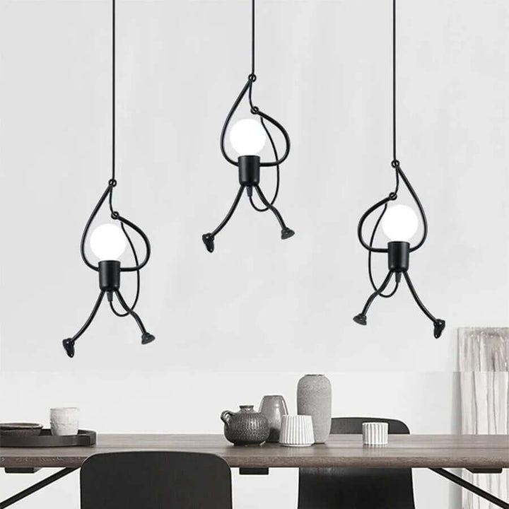 Lampe suspendue en forme de poupée ludique