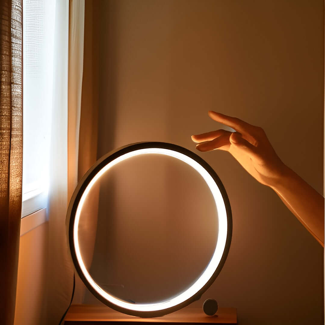 Dimmbare LED Tischlampe, Modernes Design
