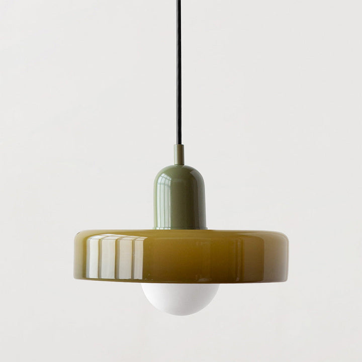 Farbenfrohe Glas-Pendelleuchte im Bauhausstil, handgefertigt, rund, mit lebhaften Farben Grün, Weiß, Gelb, Leuchtend Grün.