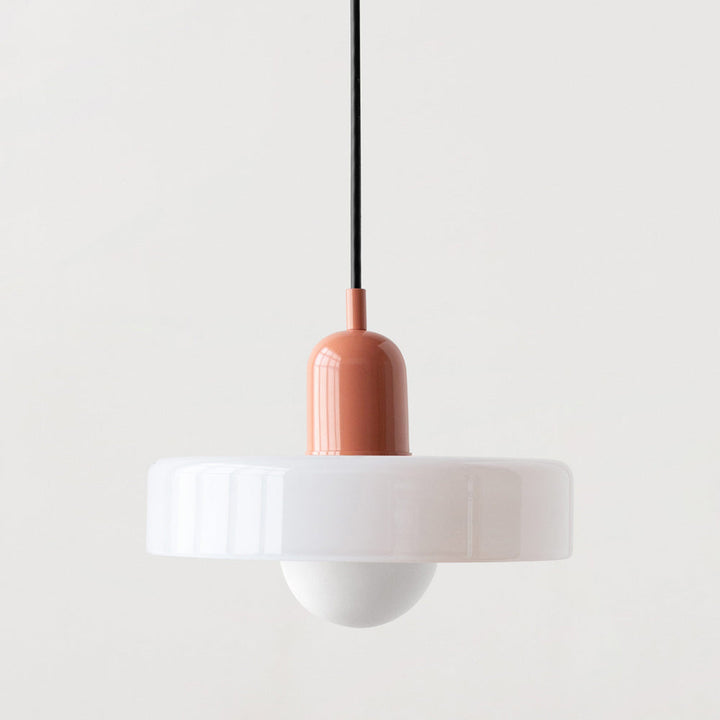 Farbenfrohe Glas-Pendelleuchte im Bauhausstil, handgefertigt, rund, mit lebhaften Farben Grün, Weiß, Gelb, Leuchtend Grün.