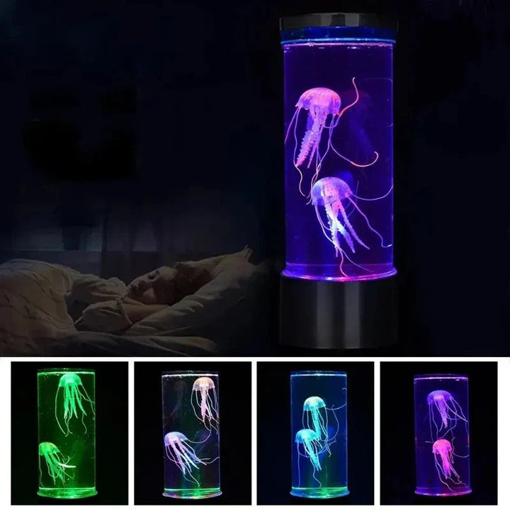 Farbwechselnde Quallenlampe bringt ozeanisches Flair, zeigt schwebende Quallen in buntem LED-Licht, ideale Tischlampe.