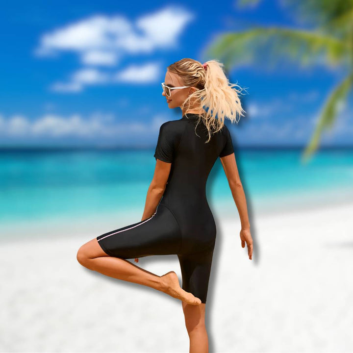 "Femininer Damen Shorty Neoprenanzug mit Wärmeisolierung und UV-Schutz in Vorderansicht; ideal für Wassersport."
