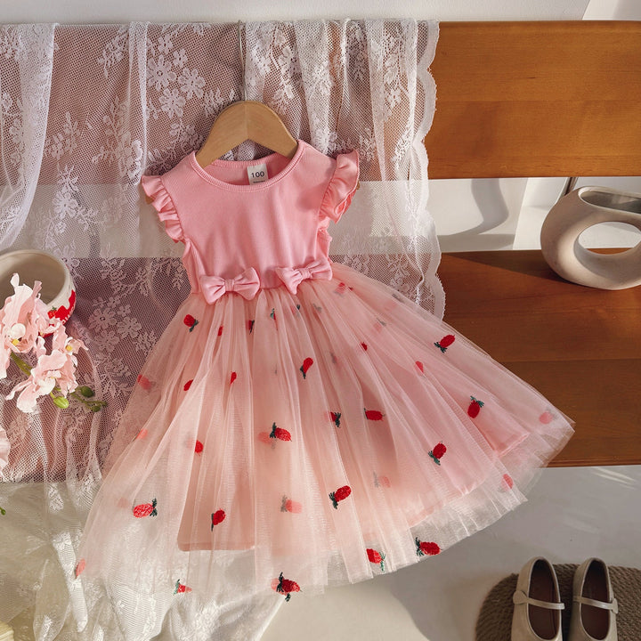 Festliches Tüllkleid für Mädchen mit besticktem Blumenmuster und Rüschen, ideal für Partys oder Hochzeiten.