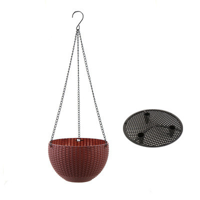 "Geflochtener Hängekorb mit natürlicher Optik, Kette zum Aufhängen, ideal für Balkon- und Gartendekor."