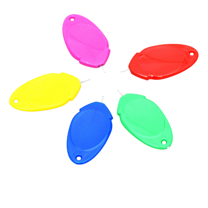 "Gelbe 2in1 Nadel Einfädelhilfe für effizientes, stressfreies Einfädeln, kompakt und ideal für Anfänger und Profis."