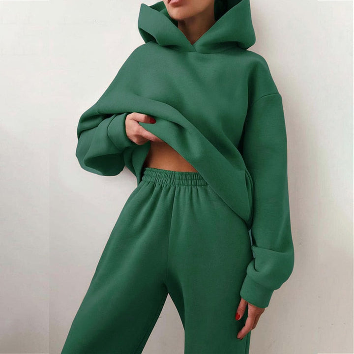 Gemütliches XXL-Jogging-Set aus weichem Polyester-Baumwollmix, ideal für Komfort und Stil in Blau, Grau und Grün.