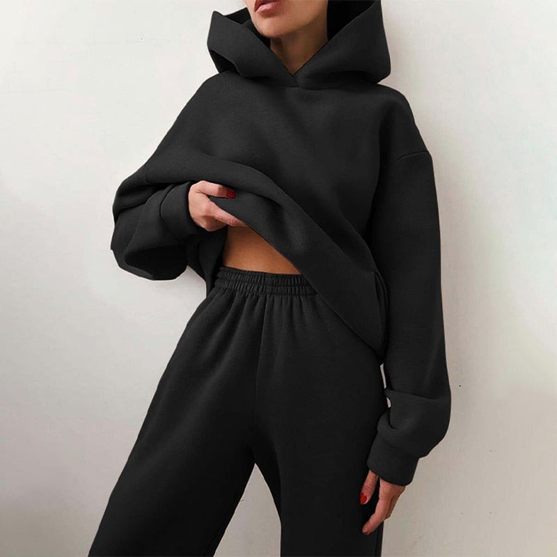 Gemütliches XXL-Jogging-Set aus weichem Polyester-Baumwollmix, ideal für Komfort und Stil in Blau, Grau und Grün.