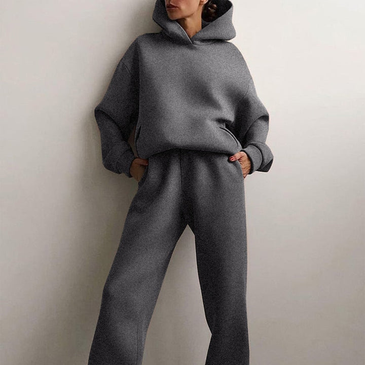 Gemütliches XXL-Jogging-Set aus weichem Polyester-Baumwollmix, ideal für Komfort und Stil in Blau, Grau und Grün.