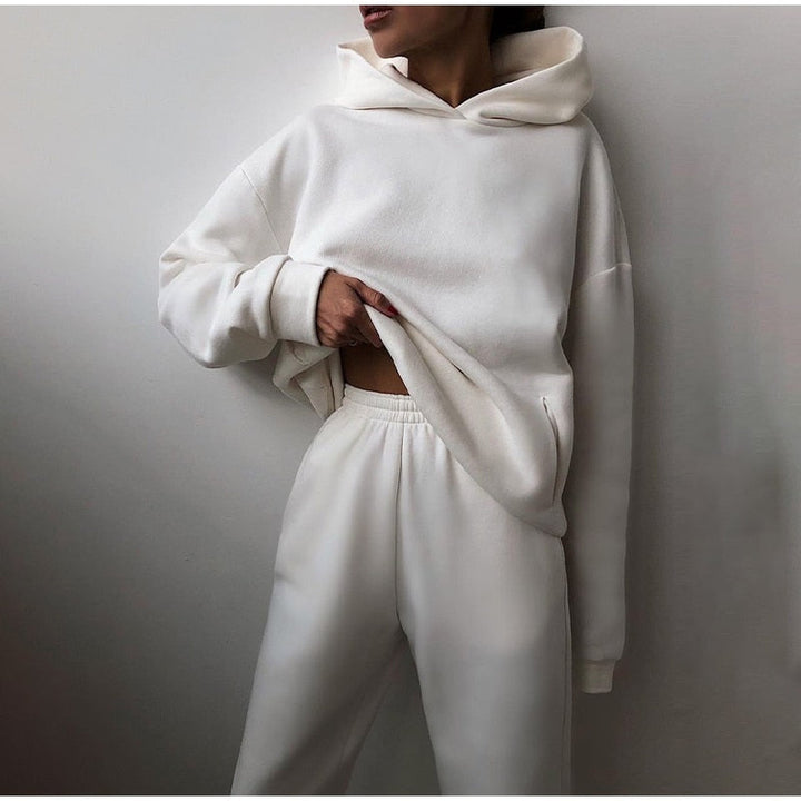 Gemütliches XXL-Jogging-Set aus weichem Polyester-Baumwollmix, ideal für Komfort und Stil in Blau, Grau und Grün.