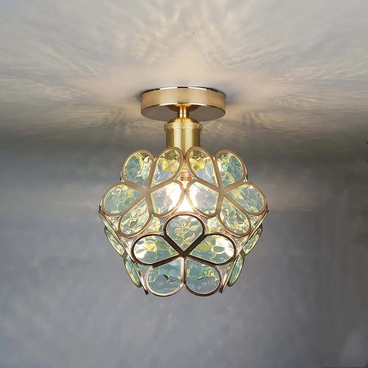 "Glas-Deckenleuchte mit Blumenmuster in Rosa, künstlerisches Design, stilvolles Lichtobjekt für elegante Raumgestaltung"